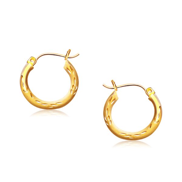 14k Yellow Gold Fancy Diamond Cut Hoop Earrings (5/8 inch Diameter)