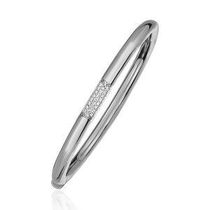 14k White and Diamond Domed Bangle Bracelet with Clasp (1/5 cttw)